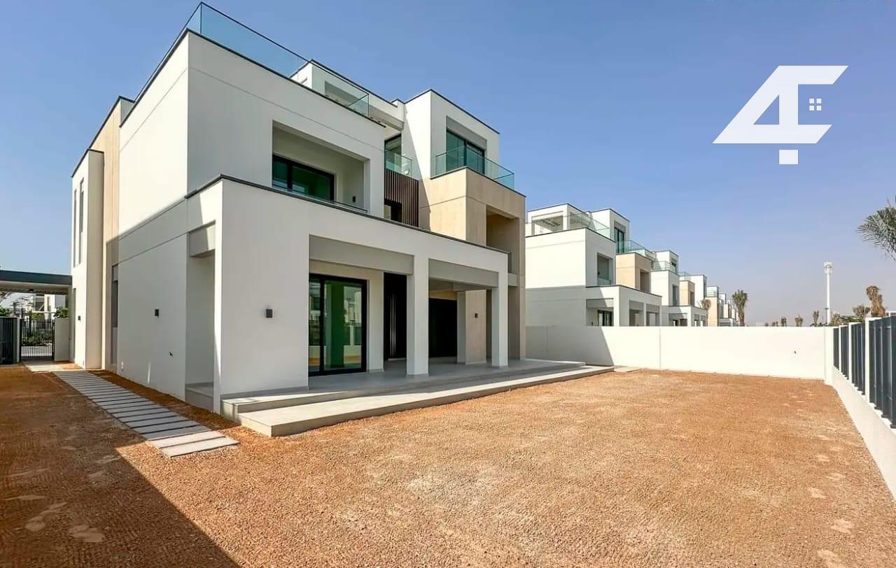 Dream Family Villa | Huge Plot | Park Facing