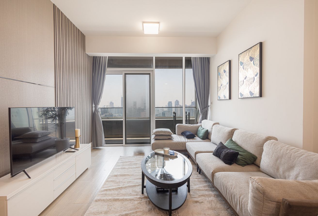 10% ROI | Large Layout | High Floor | Rented